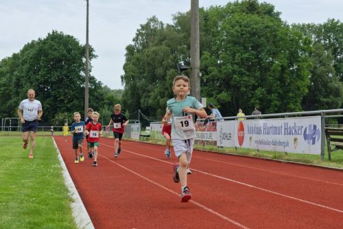 093